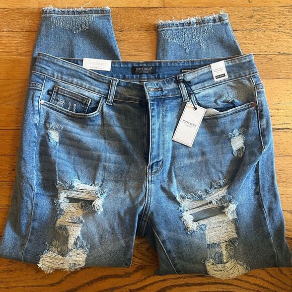 Judy Blue Classic Denim Jeans - Picture 1 of 5